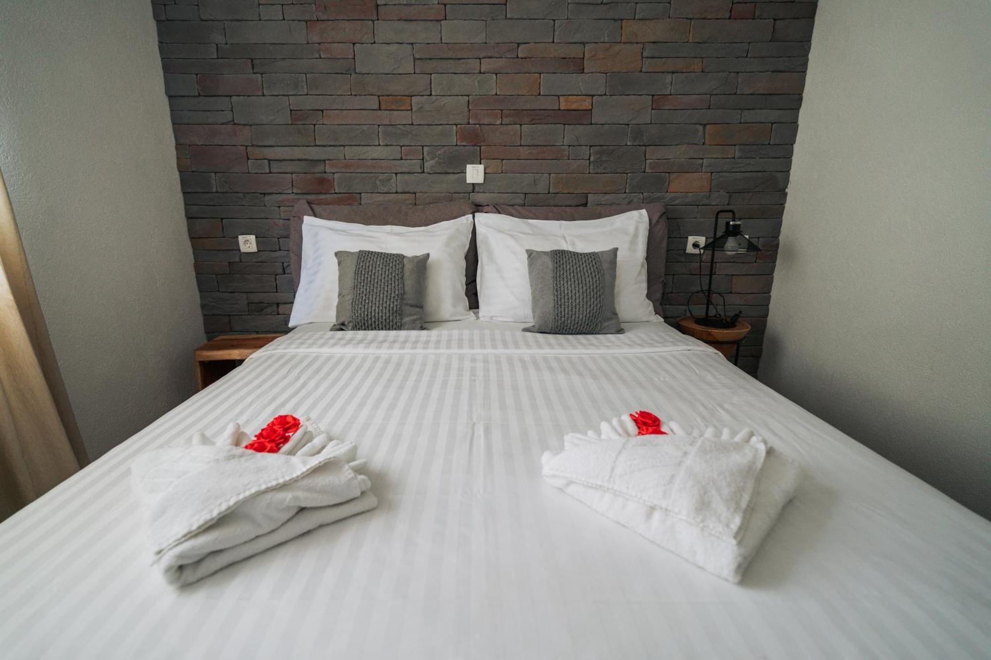 Rezidenca Ortus Hotel Ankaran Buitenkant foto