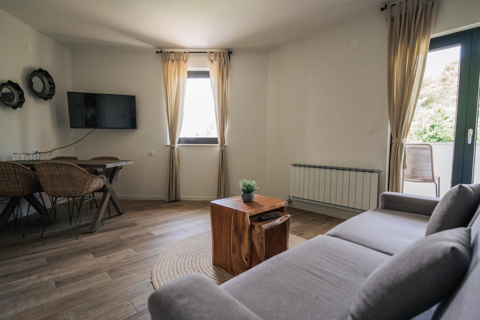 Rezidenca Ortus Hotel Ankaran Buitenkant foto