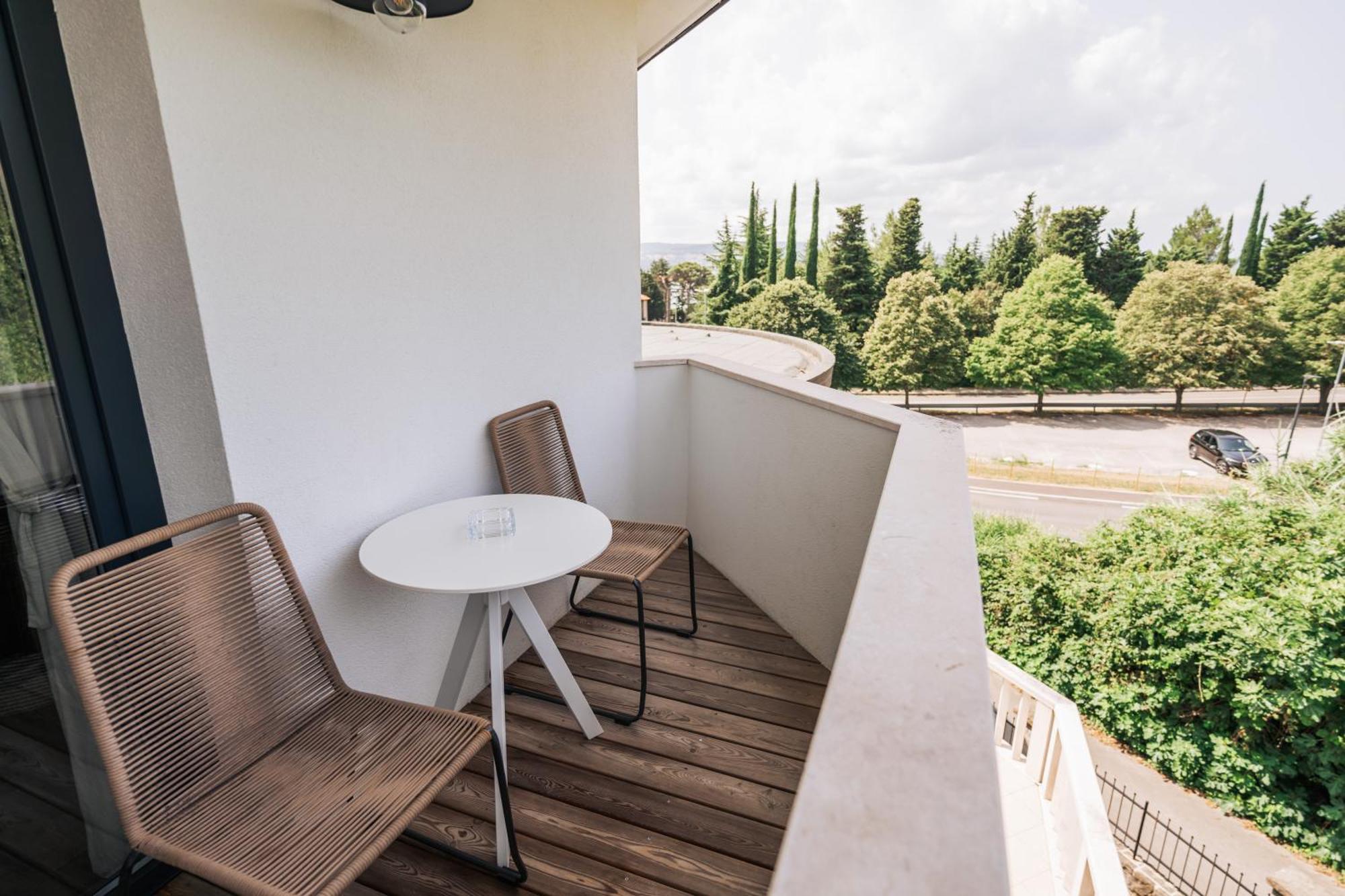 Rezidenca Ortus Hotel Ankaran Buitenkant foto